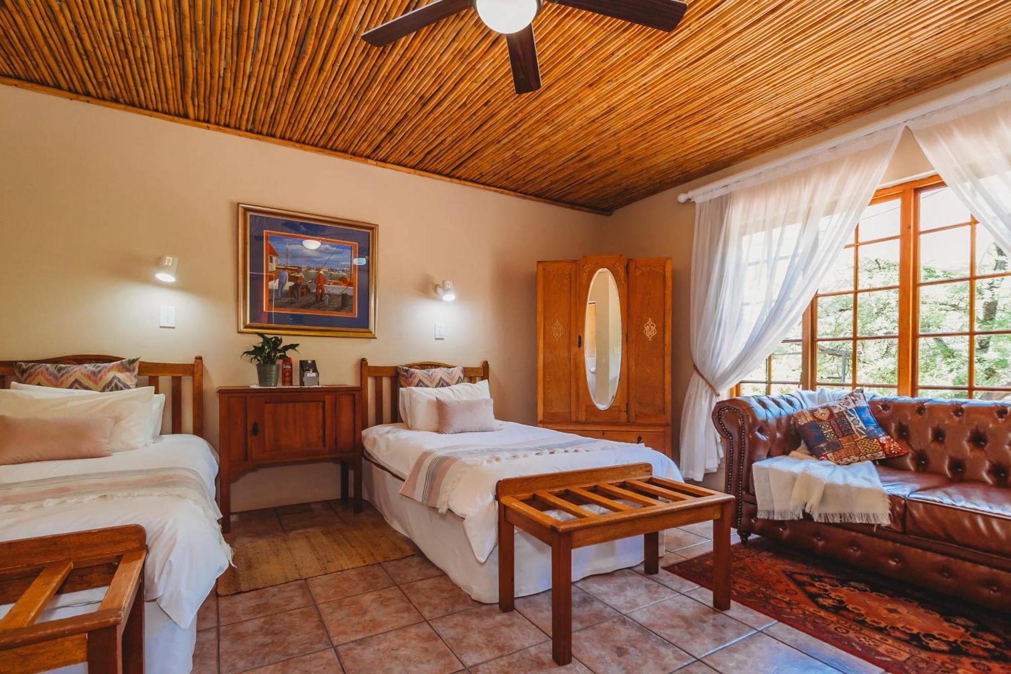 De Poort Country Lodge Oudtshoorn Habitación foto